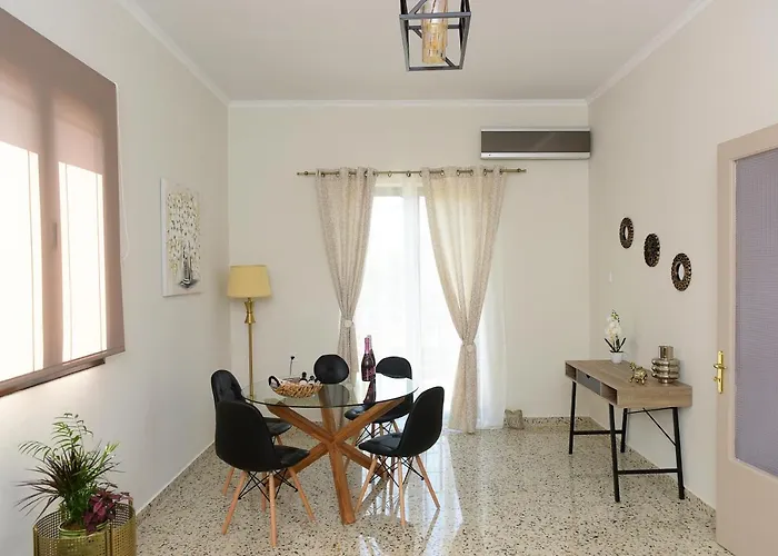 Holiday home Alion House *