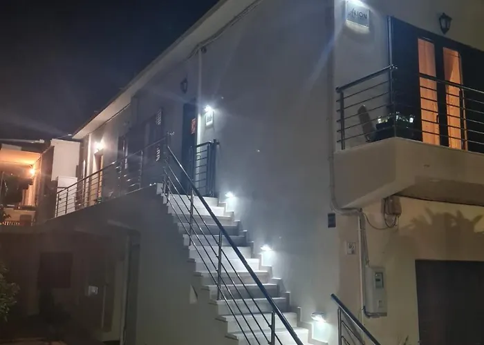 Alion House Semesterbostad *