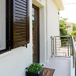 Holiday home Alion House *